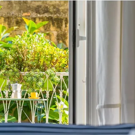 Domus Claudiana Apartman *