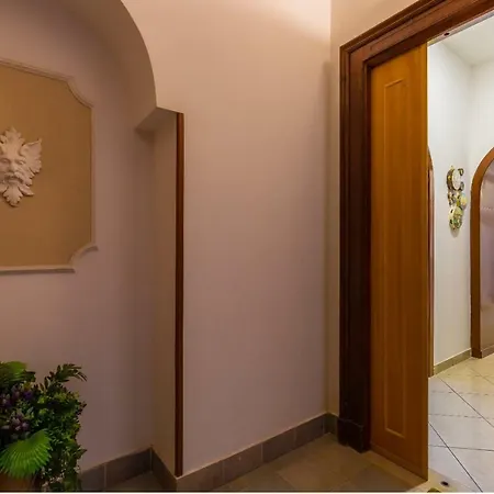 Domus Claudiana Apartment